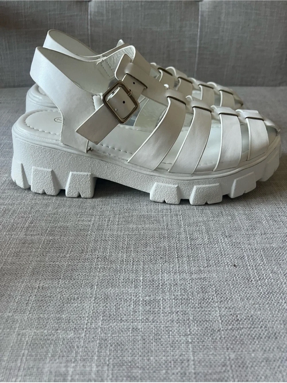 N/A chic white